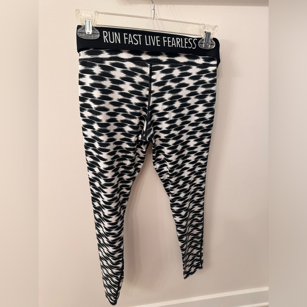 Nike Women’s Running Mid Rise Leggings - MEDIUM - Picture 2 of 4